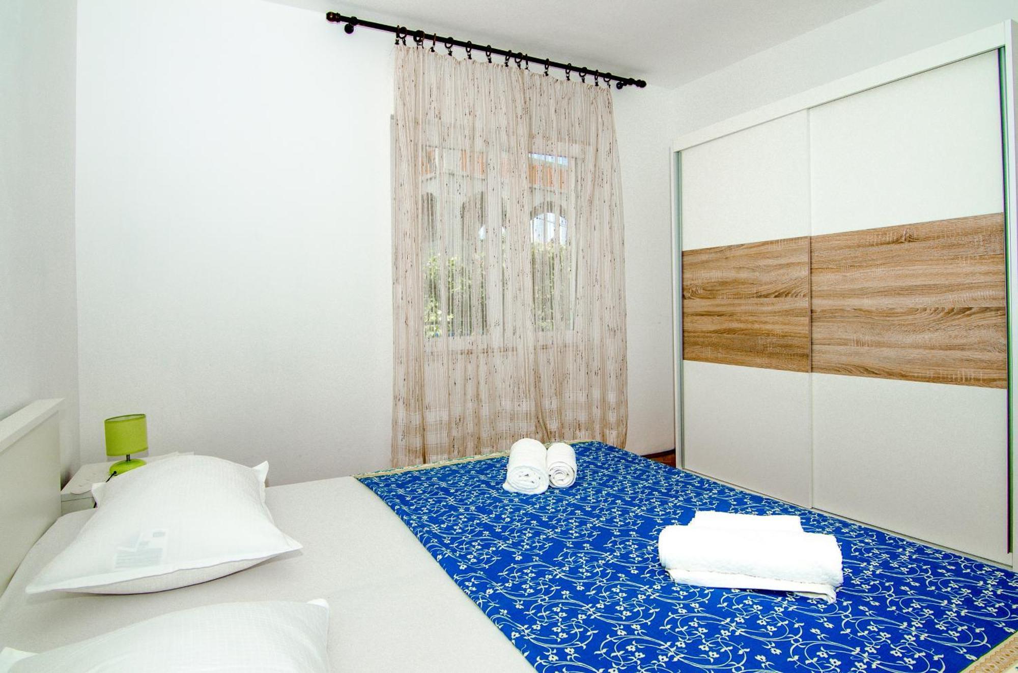 Apartments By The Sea Slatine, Ciovo - 15504 Номер фото